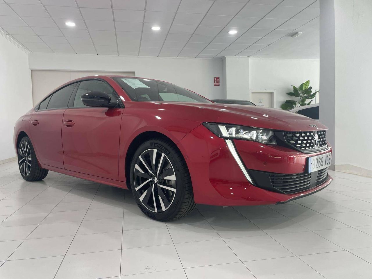 peugeot 508 2023 / foto grande (3)