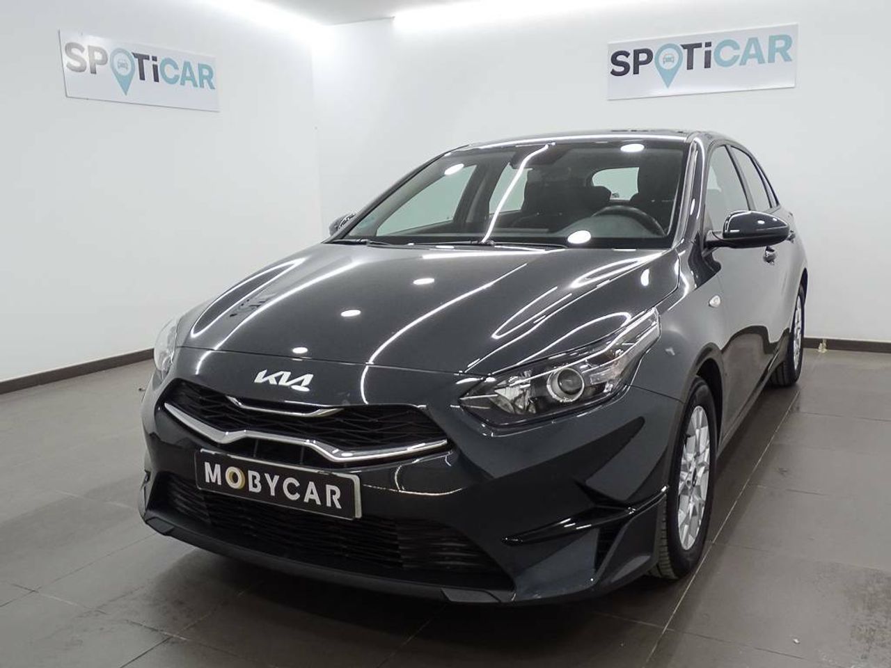 Neumaticos 50  de segunda mano - kia ceed 2023 /