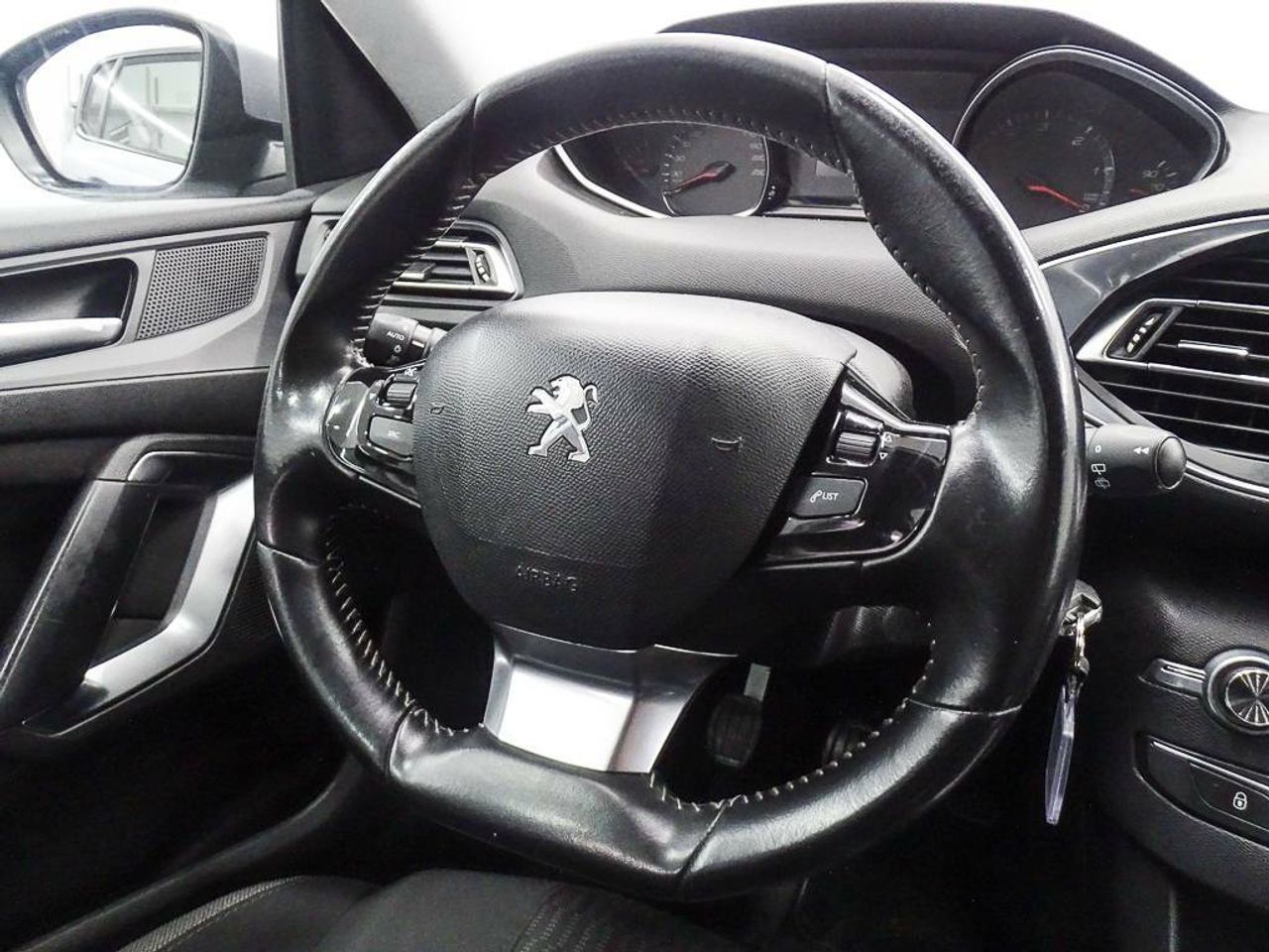 Peugeot 308 5p  1.6 BlueHDi 100 Style - foto 16