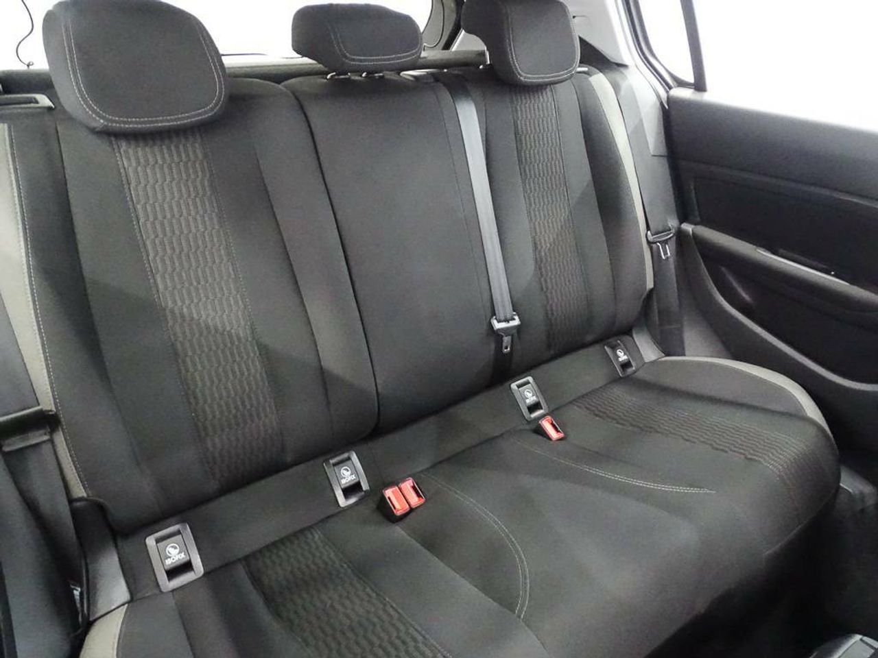 Peugeot 308 5p  1.6 BlueHDi 100 Style - foto 26