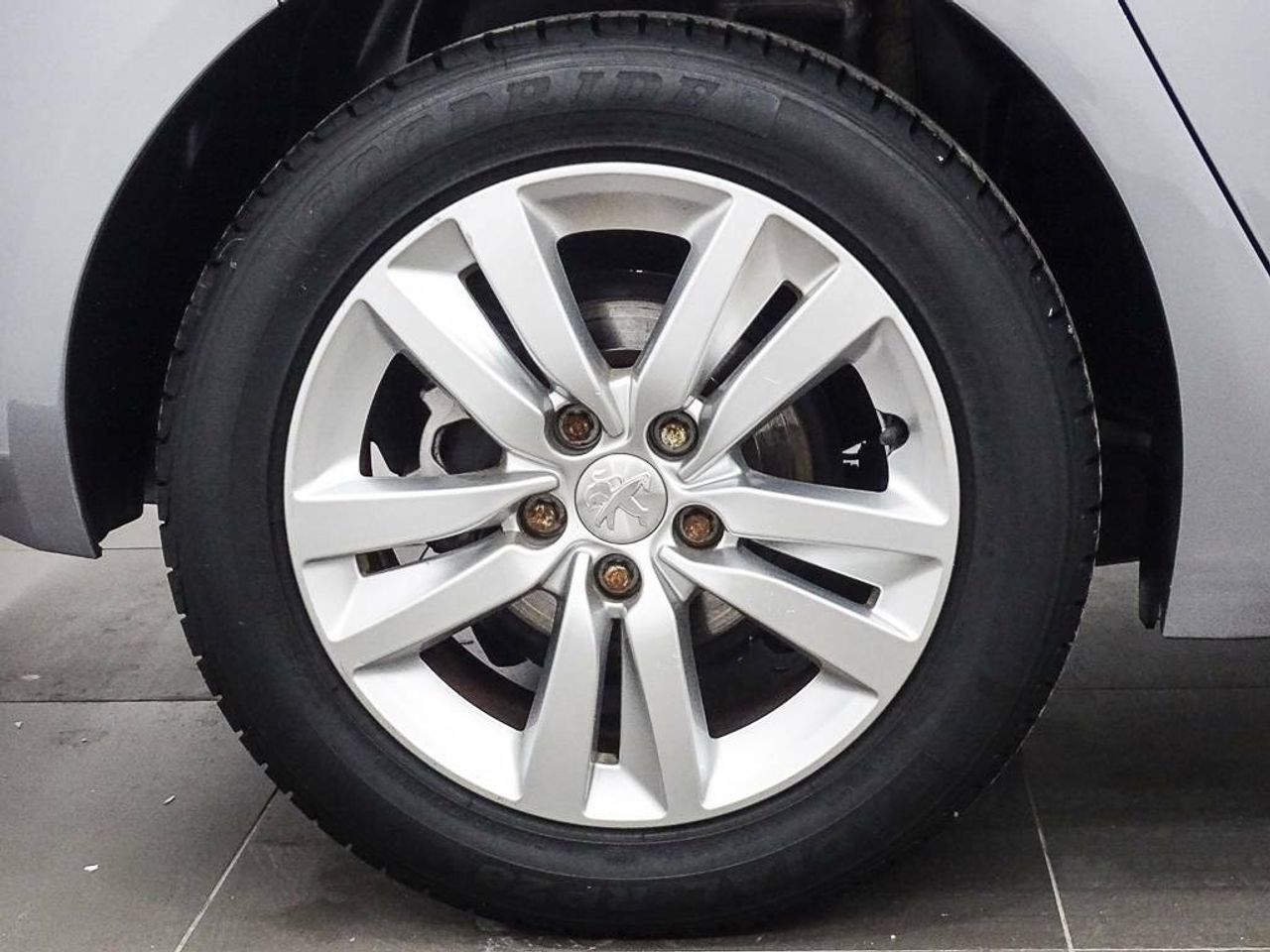 Peugeot 308 5p  1.6 BlueHDi 100 Style - foto 4