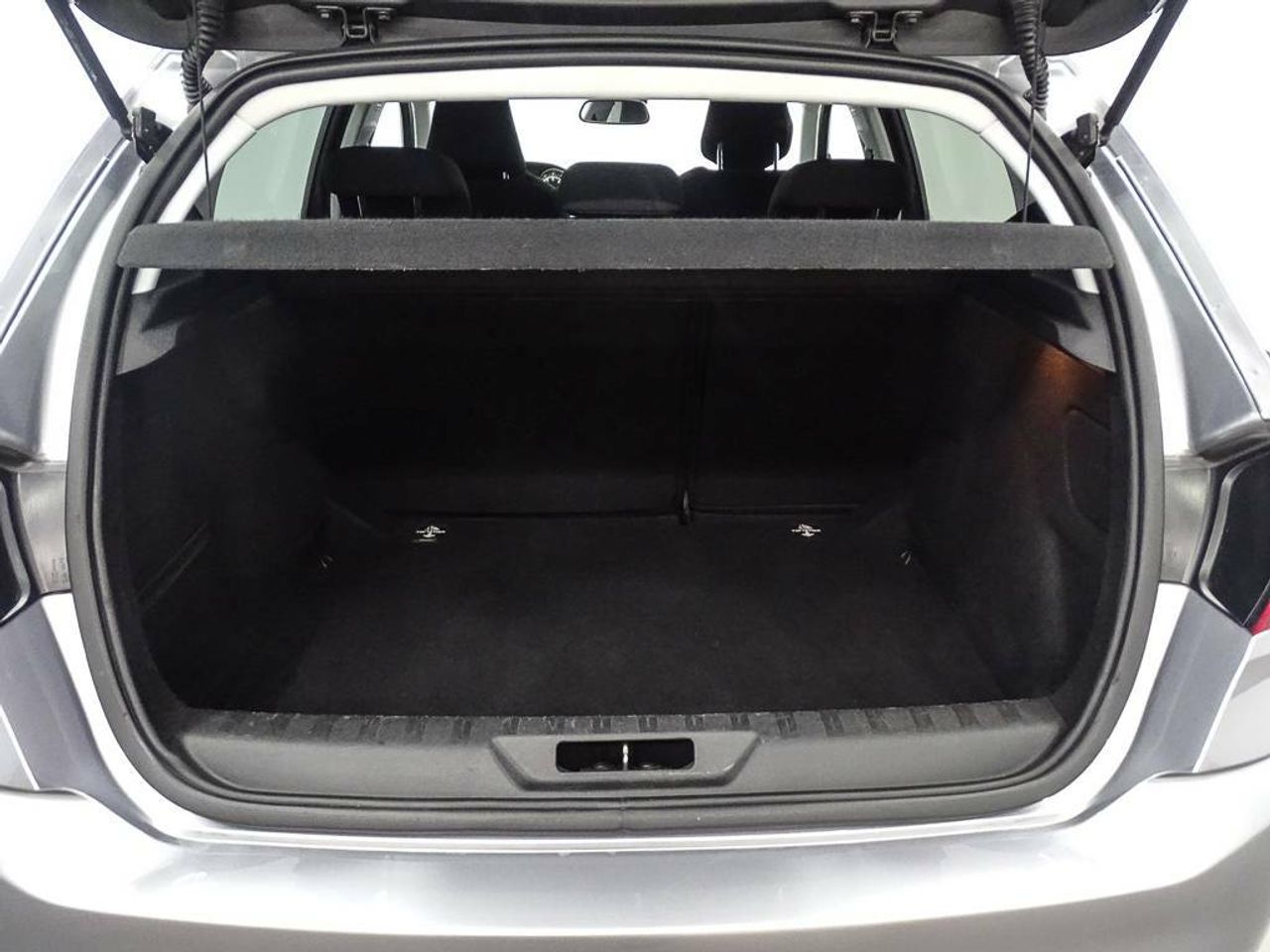 Peugeot 308 5p  1.6 BlueHDi 100 Style - foto 28