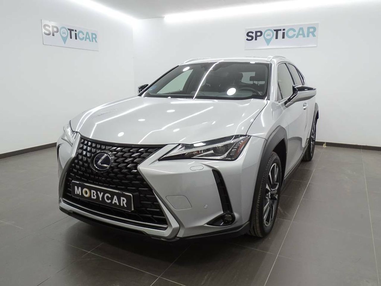 Raton blanco  de segunda mano - lexus ux 2021 /