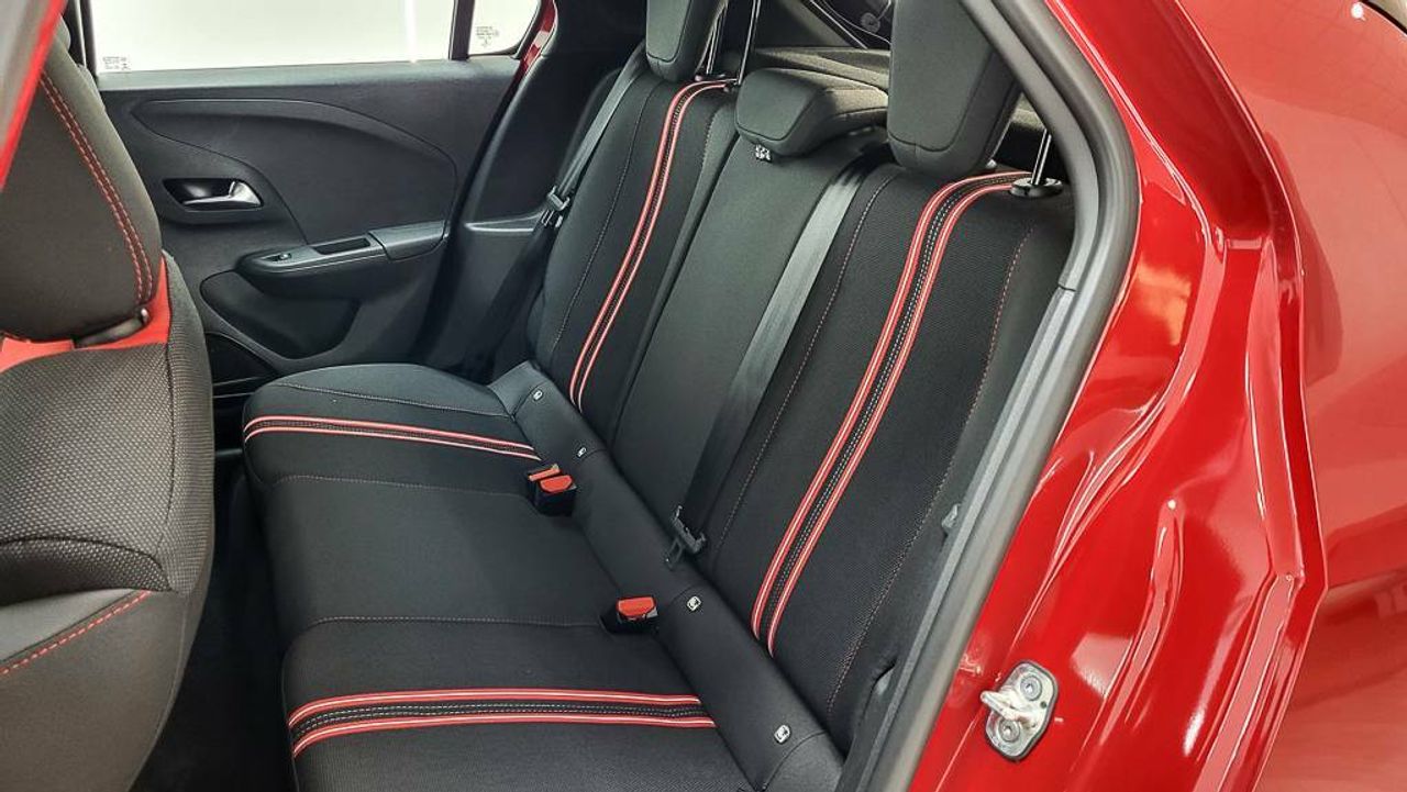 Opel Corsa 50kWh GS - foto 17