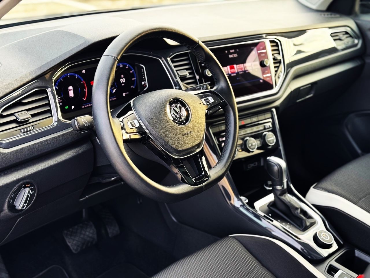 volkswagen t-roc 2019 / foto grande (2)