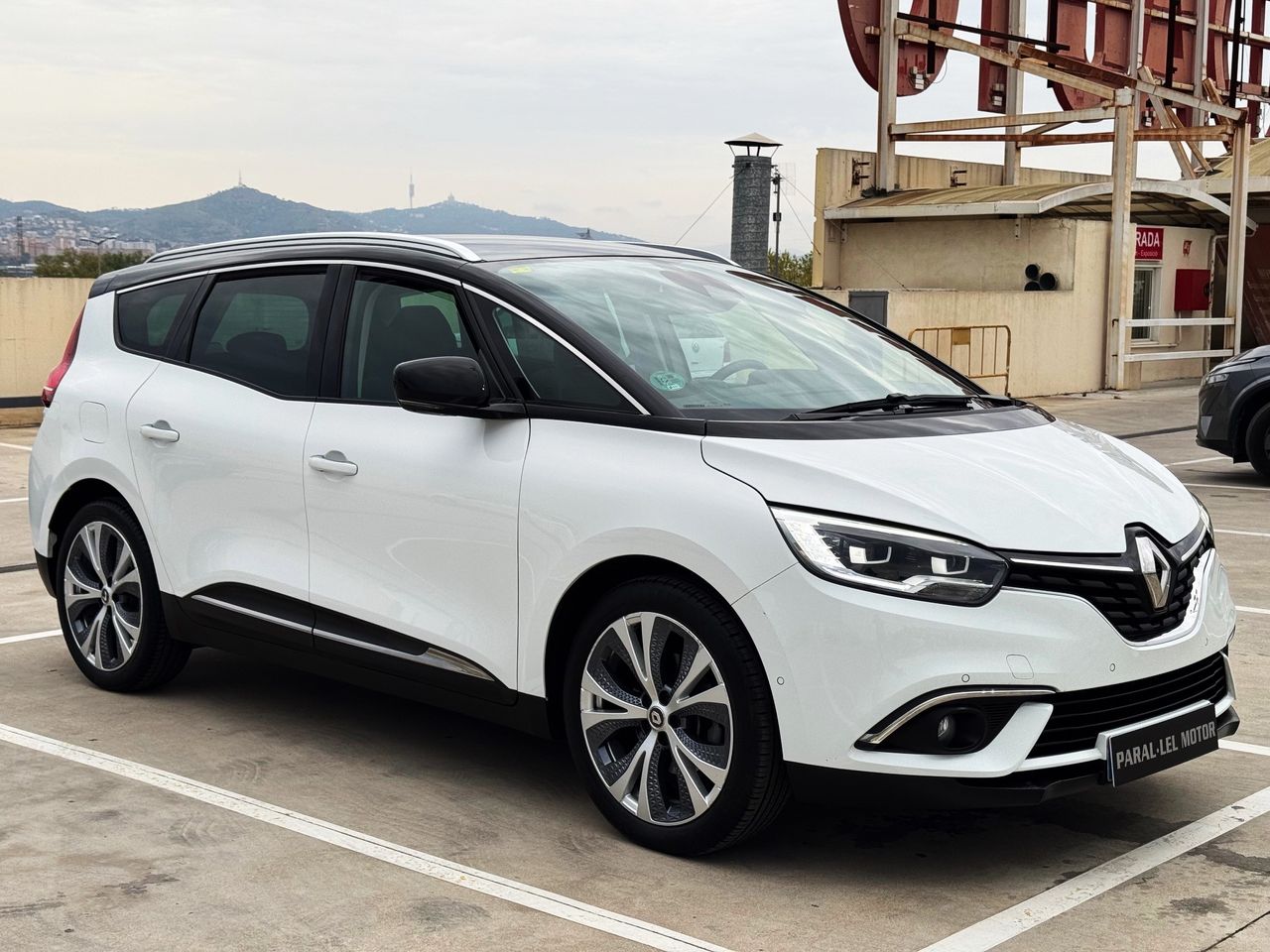 Llantas de aleacion dorado  de segunda mano - renault grand scénic 2019 /