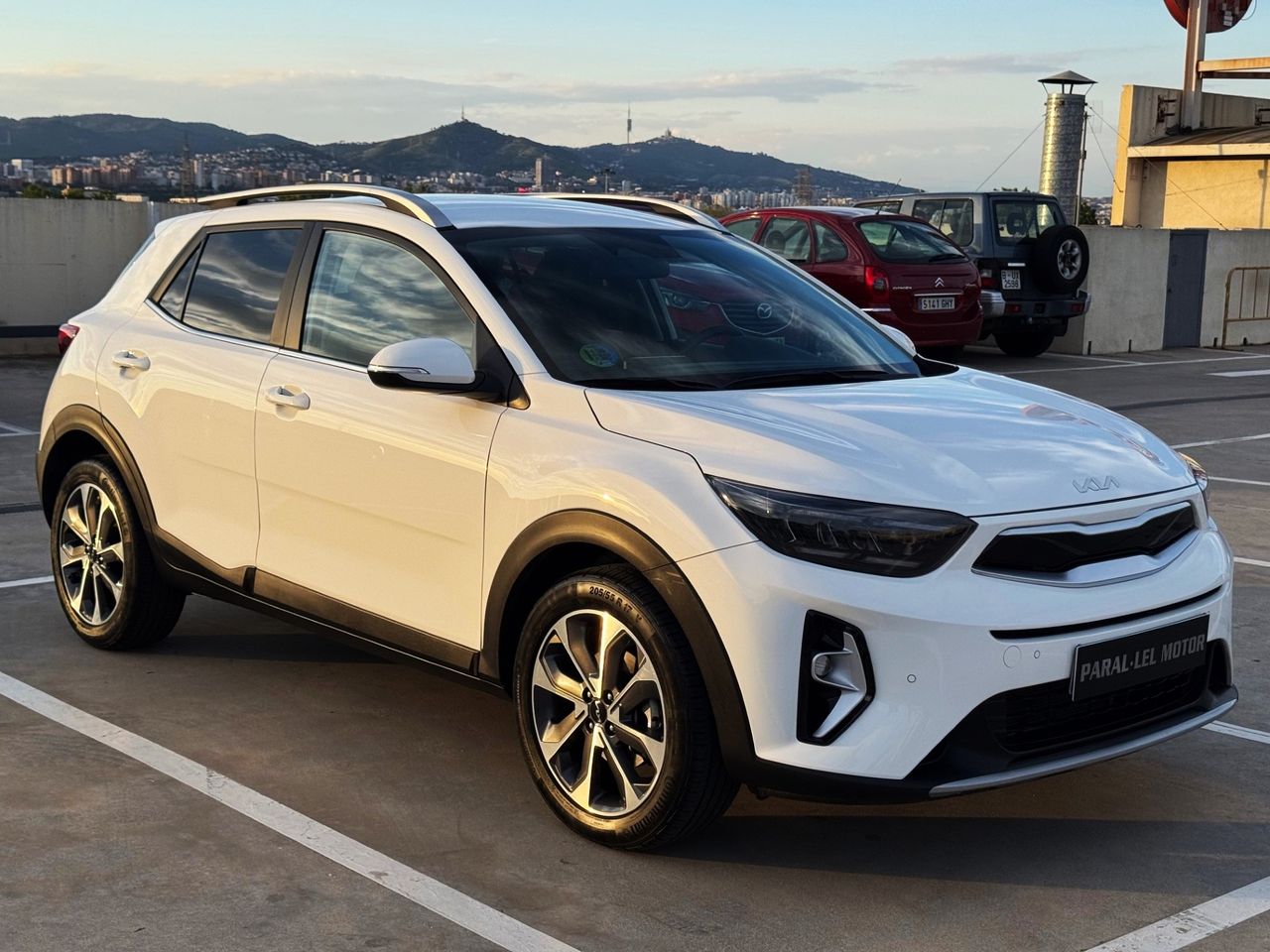 Llantas aleacion dorado  de segunda mano - kia stonic 2024 /