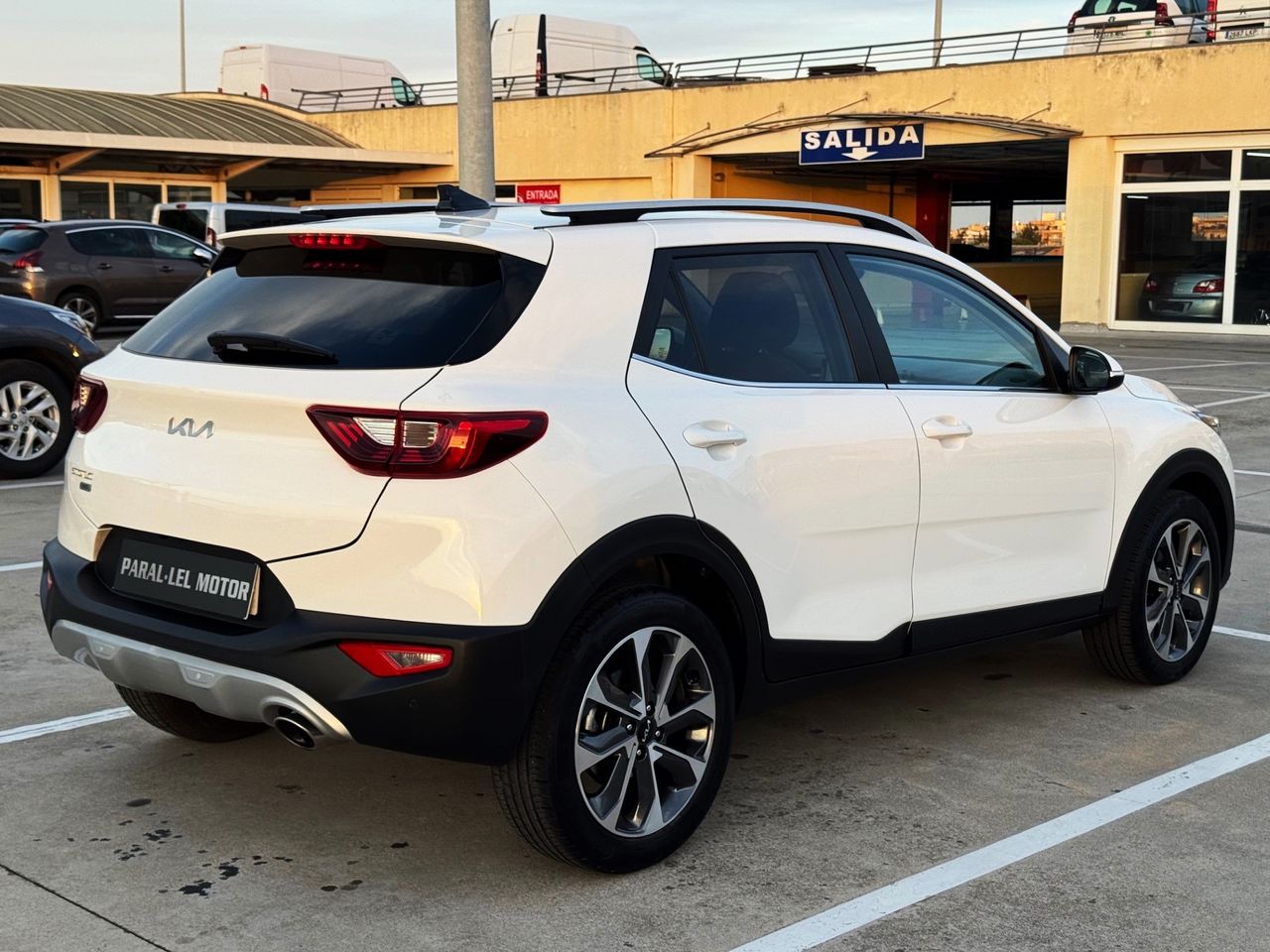 kia stonic 2024 / foto grande (3)