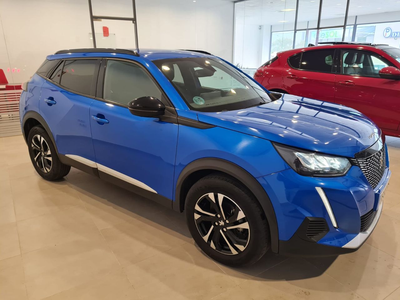 peugeot 2008 2023 / foto grande (3)