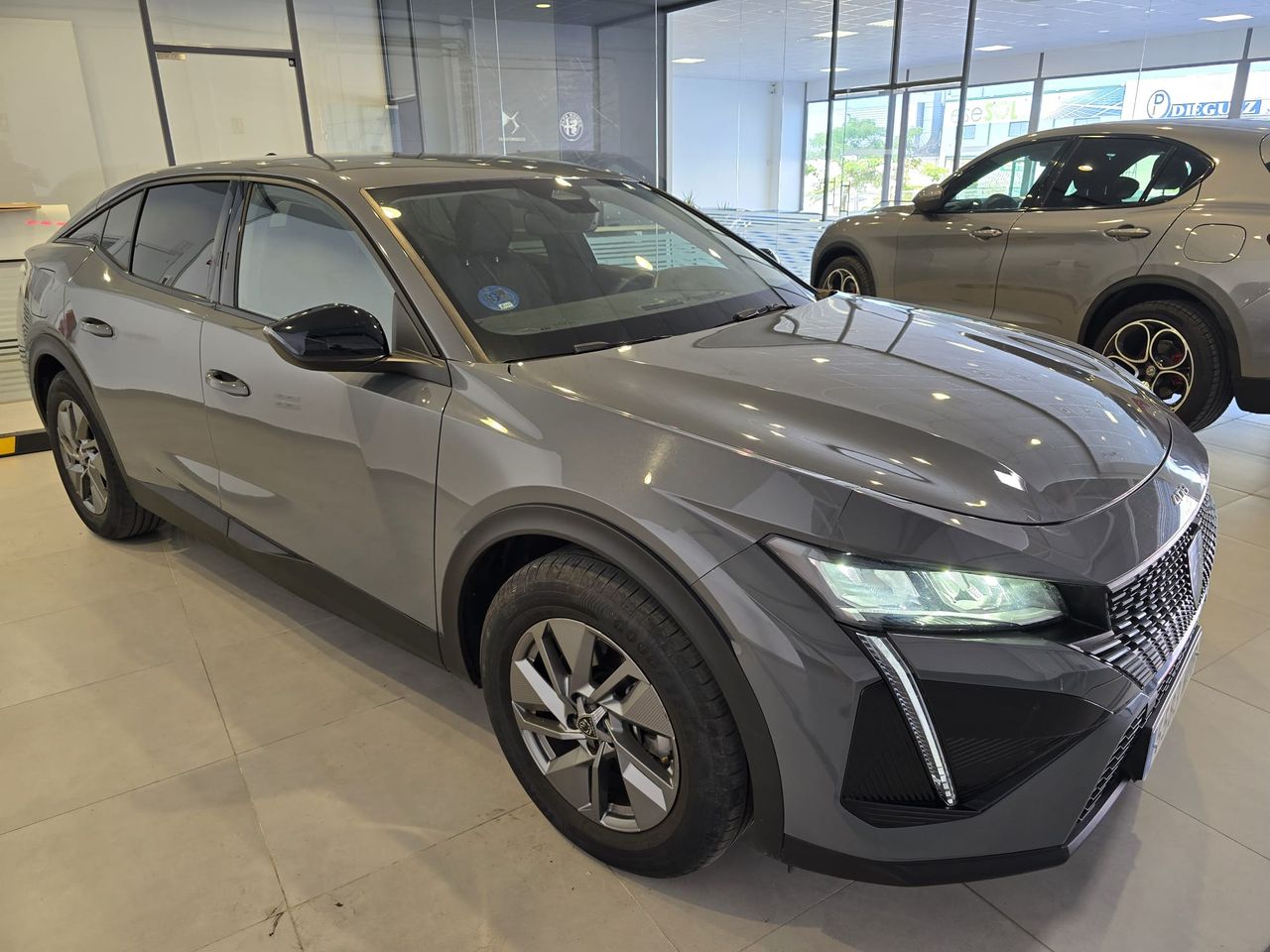 peugeot 408 2024 / foto grande (3)