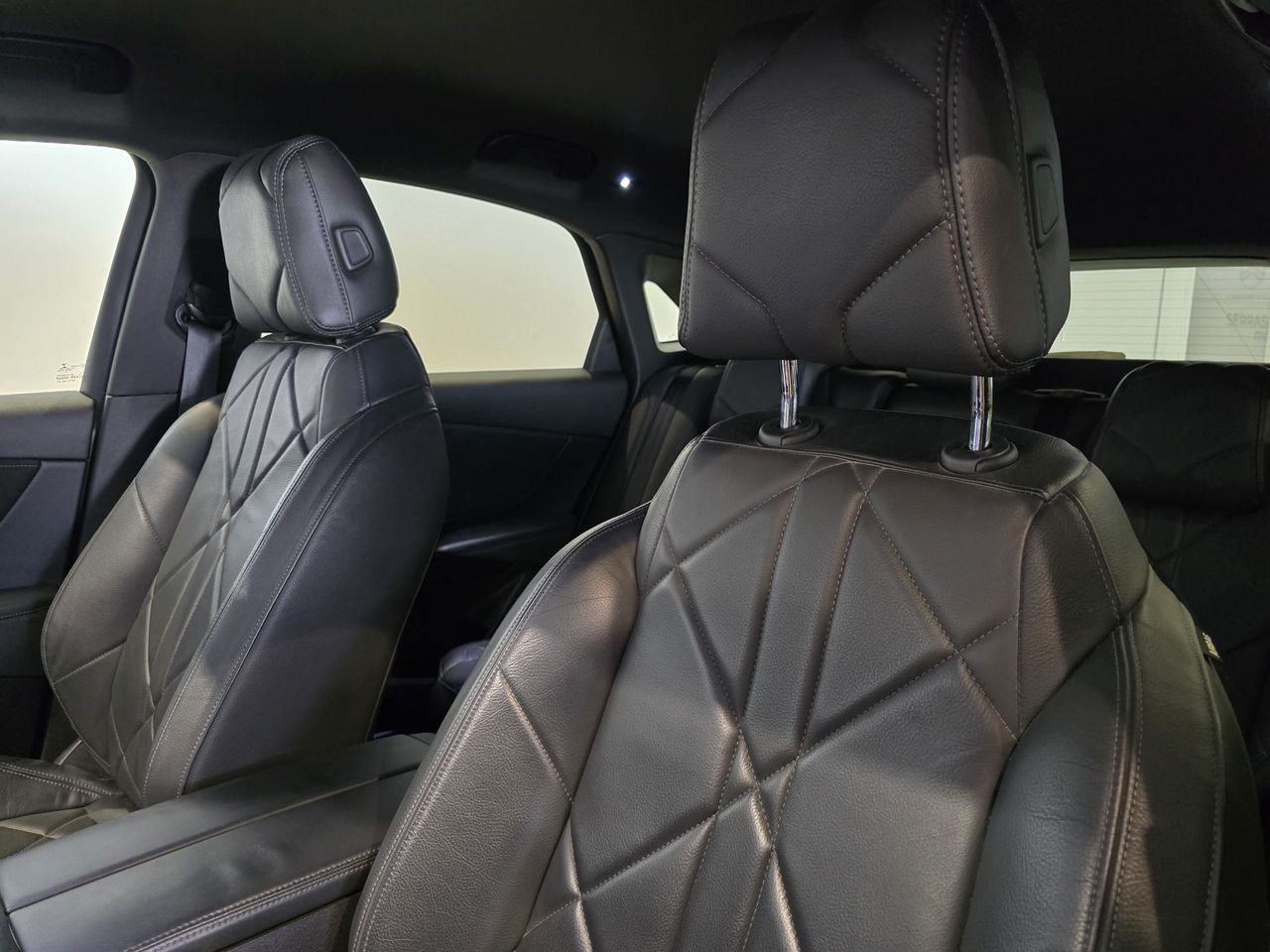 DS DS 7 BlueHDi 180 Automático Performance Line - Foto 16