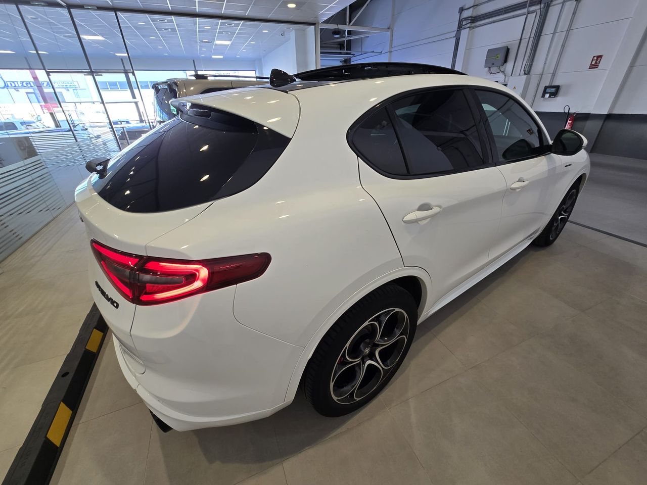 Alfa Romeo Stelvio 2.2 Diésel 154kW (210CV) Veloce - Foto 10