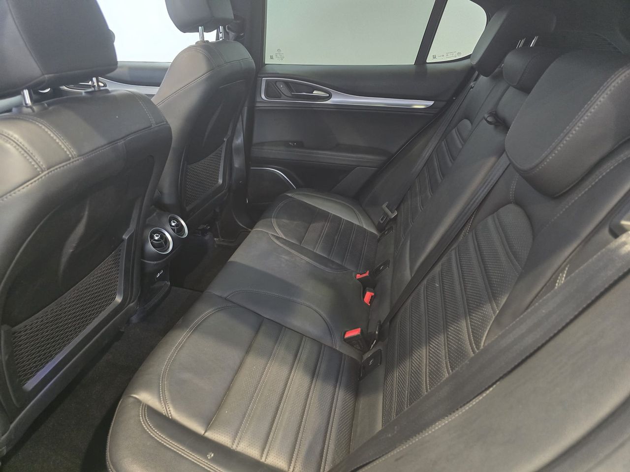 Alfa Romeo Stelvio 2.2 Diésel 154kW (210CV) Veloce - Foto 13
