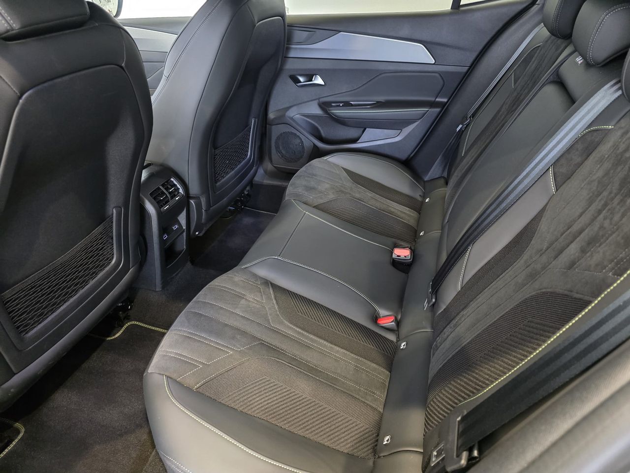 Peugeot 408 408 GT PHEV 180 e-EAT8  - Foto 14