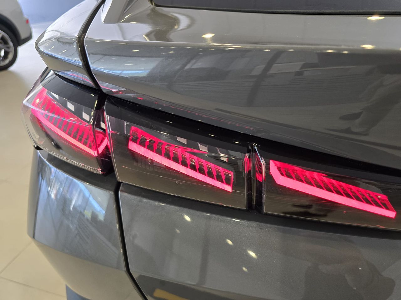 Peugeot 408 408 GT PHEV 180 e-EAT8  - Foto 8