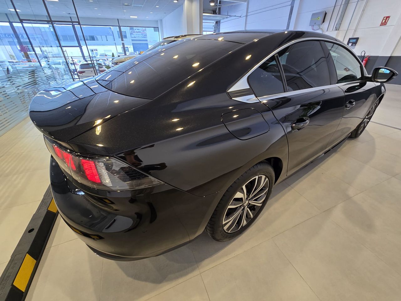 Peugeot 508 5P Allure BlueHDi 130 S&S EAT8  - Foto 11