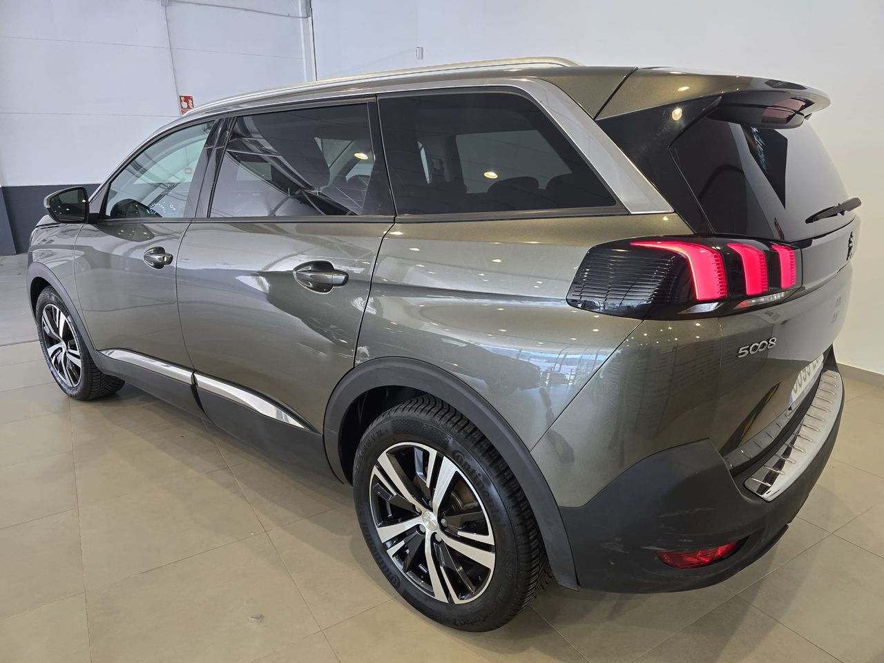 Peugeot 5008 Allure BlueHDi 130 S&S - Foto 8