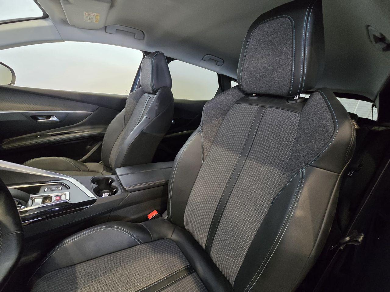 Peugeot 3008 Hybrid 3008 Allure PLUG-IN HYBRID 225 e-EAT8 - Foto 15