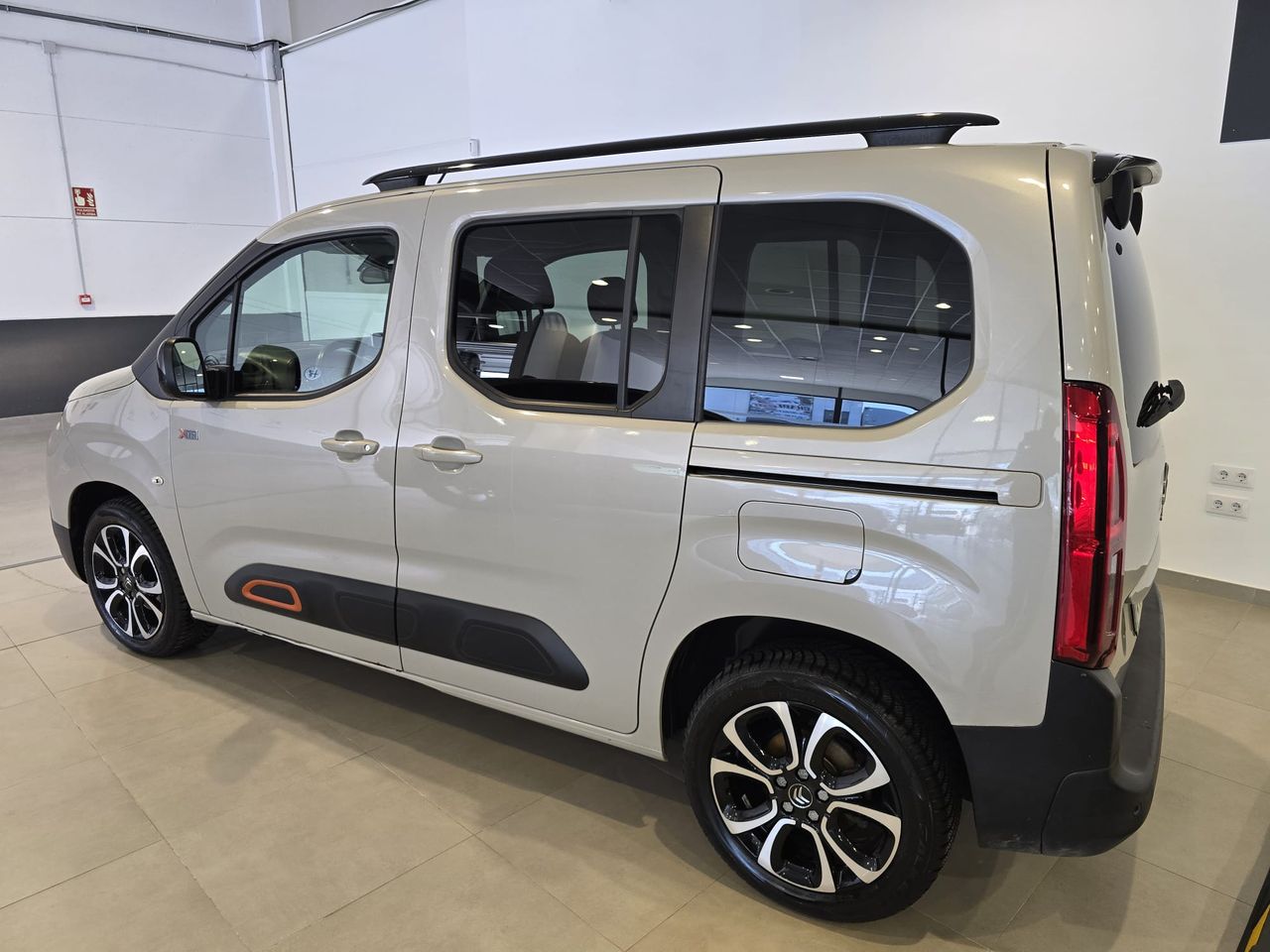 Citroën Berlingo Talla M BlueHDi 100 S&S Shine - Foto 8