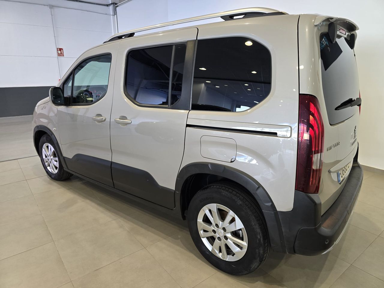 Peugeot Rifter Allure Pack Standard BlueHDi 130 - Foto 6