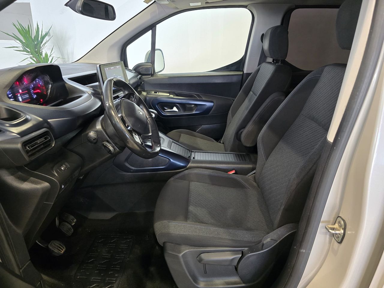 Peugeot Rifter Allure Pack Standard BlueHDi 130 - Foto 8