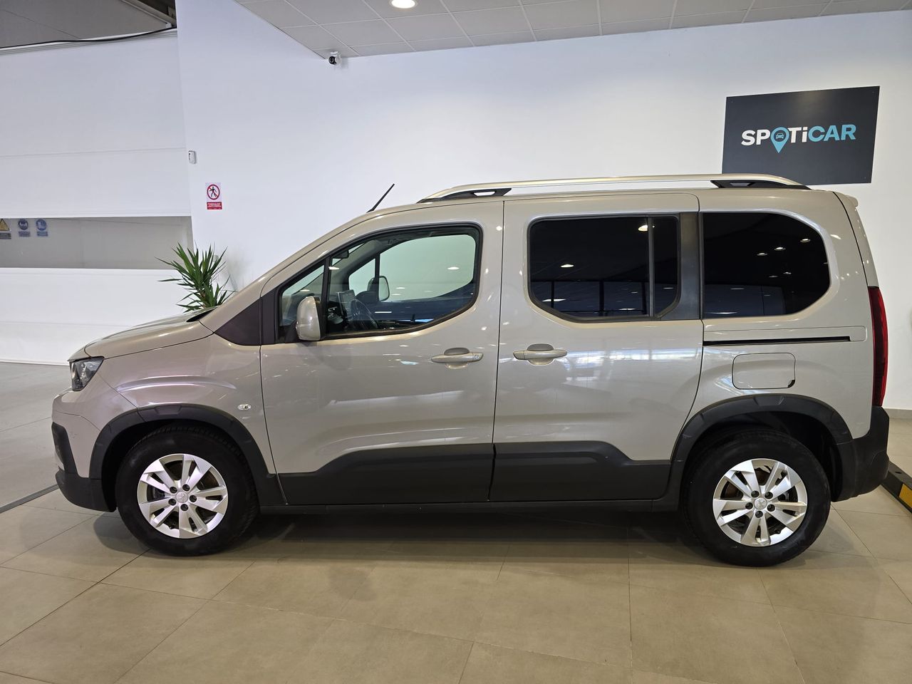 Peugeot Rifter Allure Pack Standard BlueHDi 130 - Foto 7