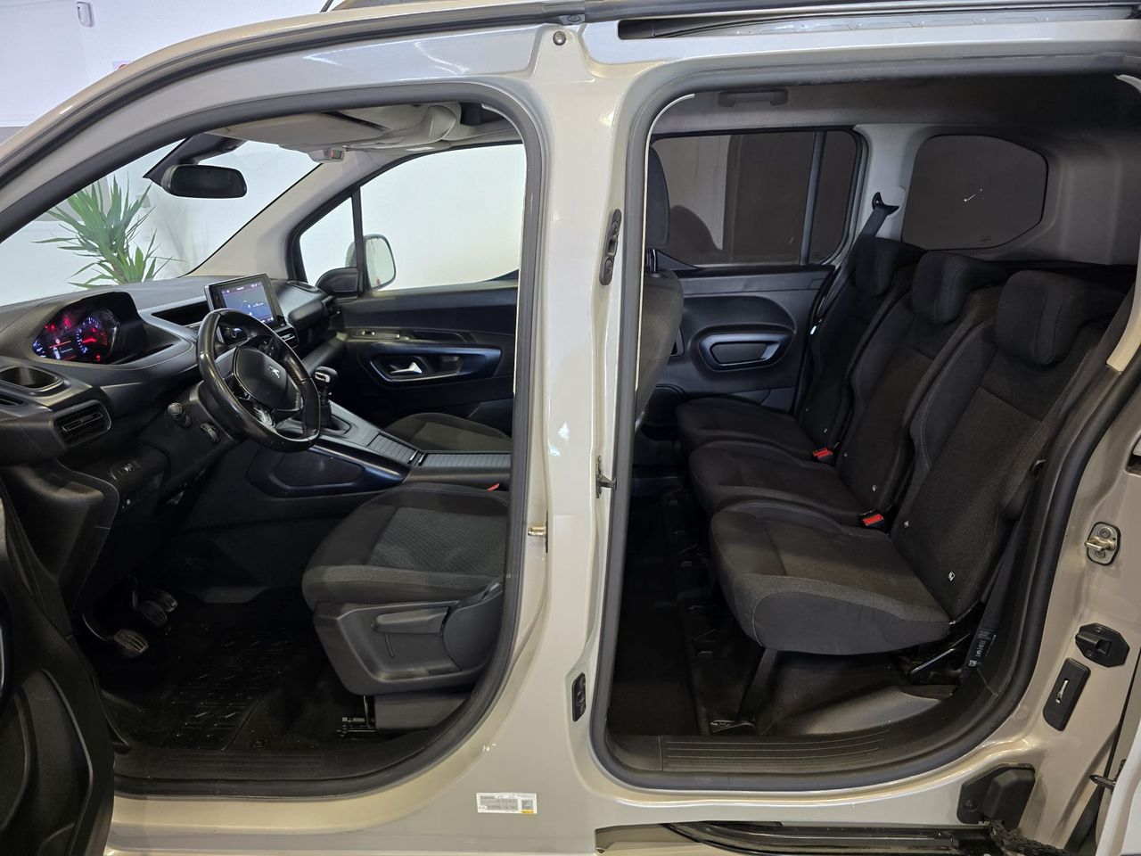 Peugeot Rifter Allure Pack Standard BlueHDi 130 - Foto 15