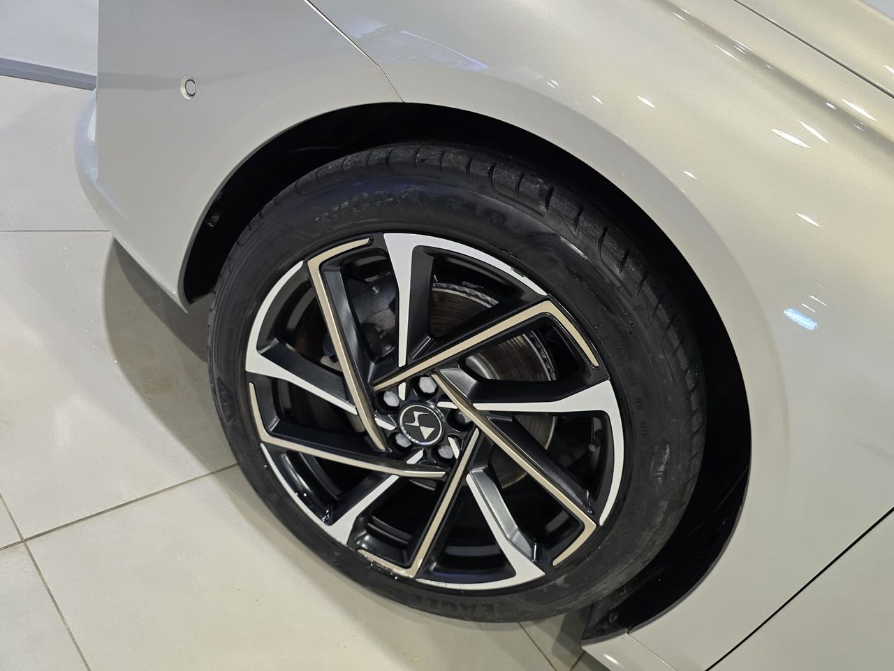 DS DS 9 E-TENSE 225 RIVOLI + - Foto 20