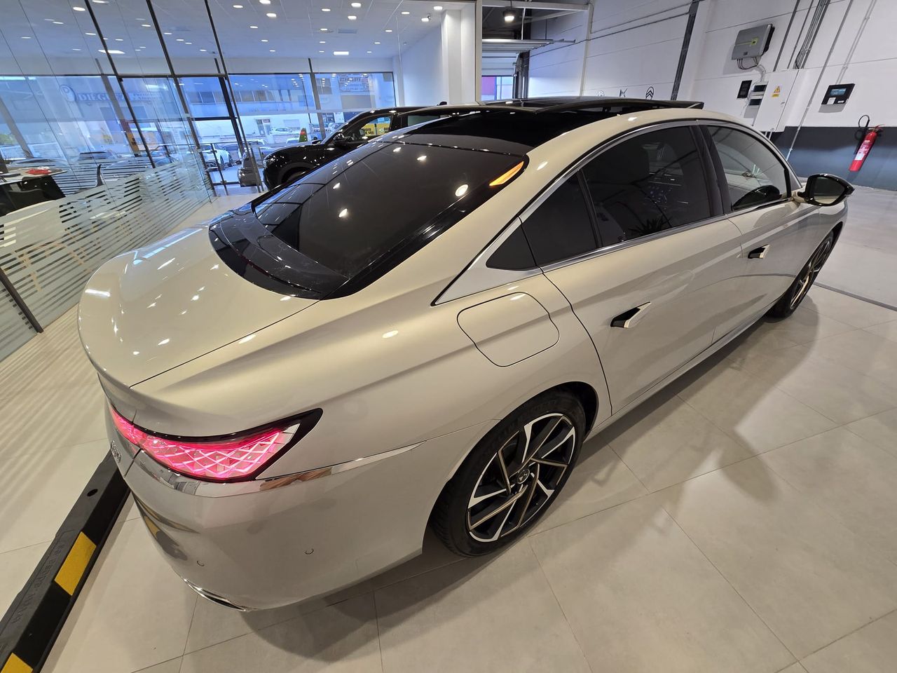 DS DS 9 E-TENSE 225 RIVOLI + - Foto 6
