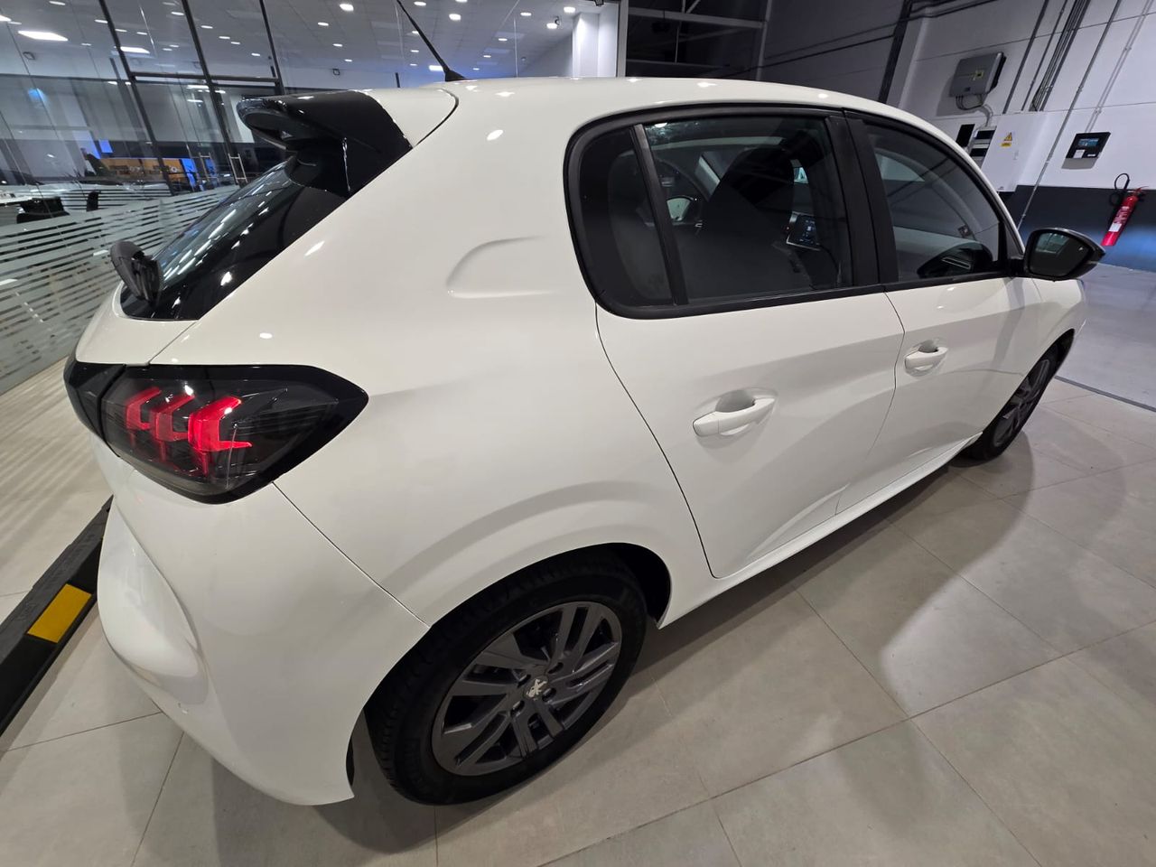 Peugeot 208 Active Pack HDi 100 - Foto 7