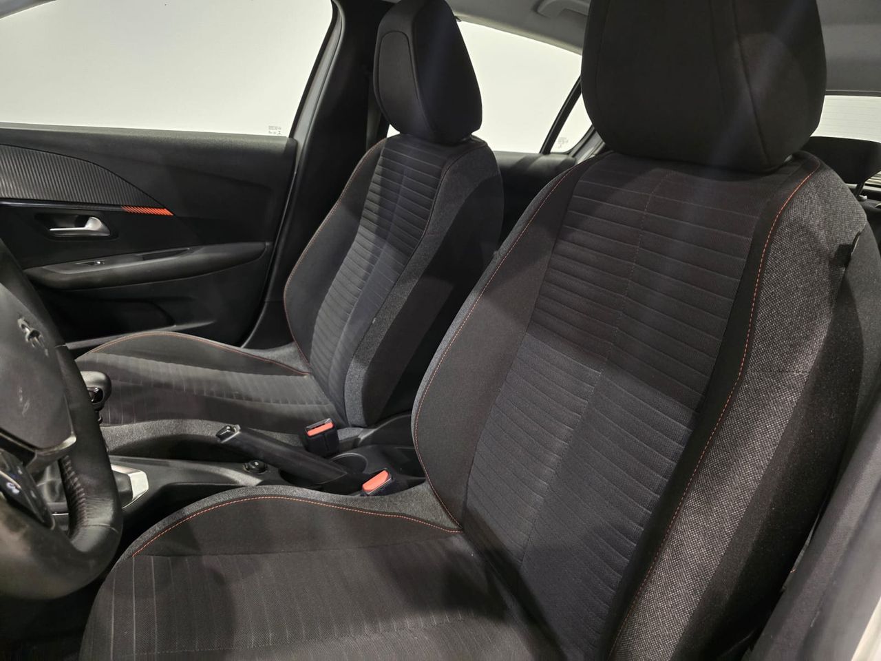 Peugeot 208 Active Pack HDi 100 - Foto 14