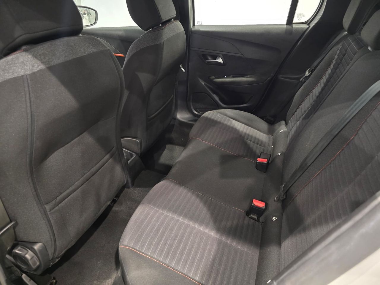 Peugeot 208 Active Pack HDi 100 - Foto 12