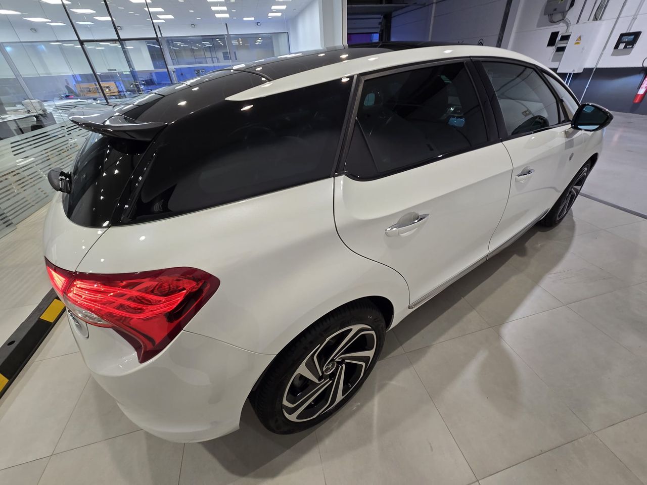 DS DS 5 THP 120kW 165CV EAT6 Performance Line - Foto 6