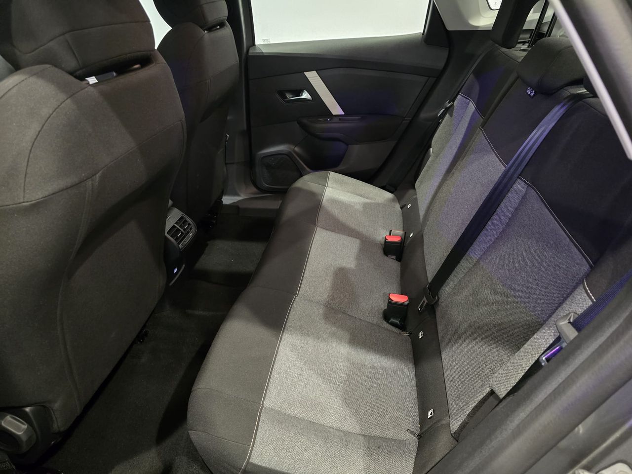 Citroën C4 X Hybrid 136 You - Foto 13