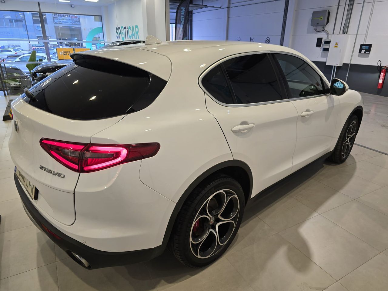 Alfa Romeo Stelvio Executive 2.2 Diesel 154 kW (210 CV) AT8 Q4 - Foto 6