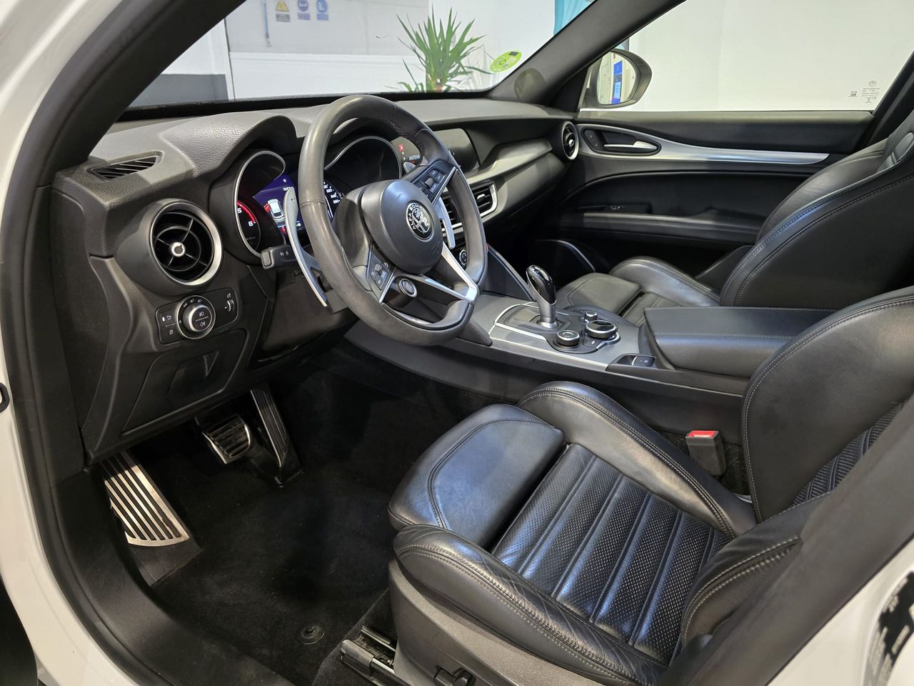Alfa Romeo Stelvio Executive 2.2 Diesel 154 kW (210 CV) AT8 Q4 - Foto 7