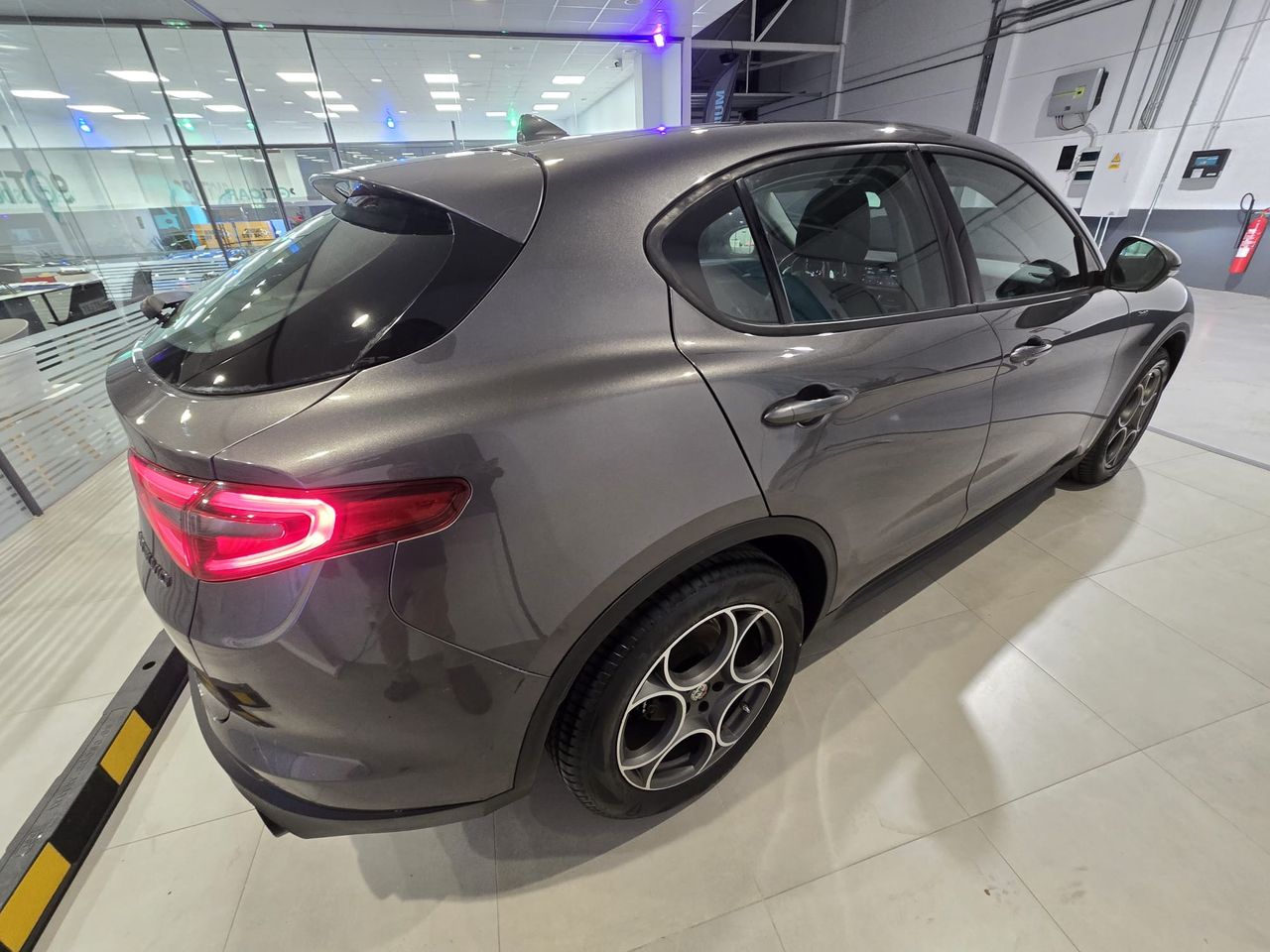 Alfa Romeo Stelvio 2.2 Diesel 140 kW (190 CV) Sprint Q4 - Foto 7