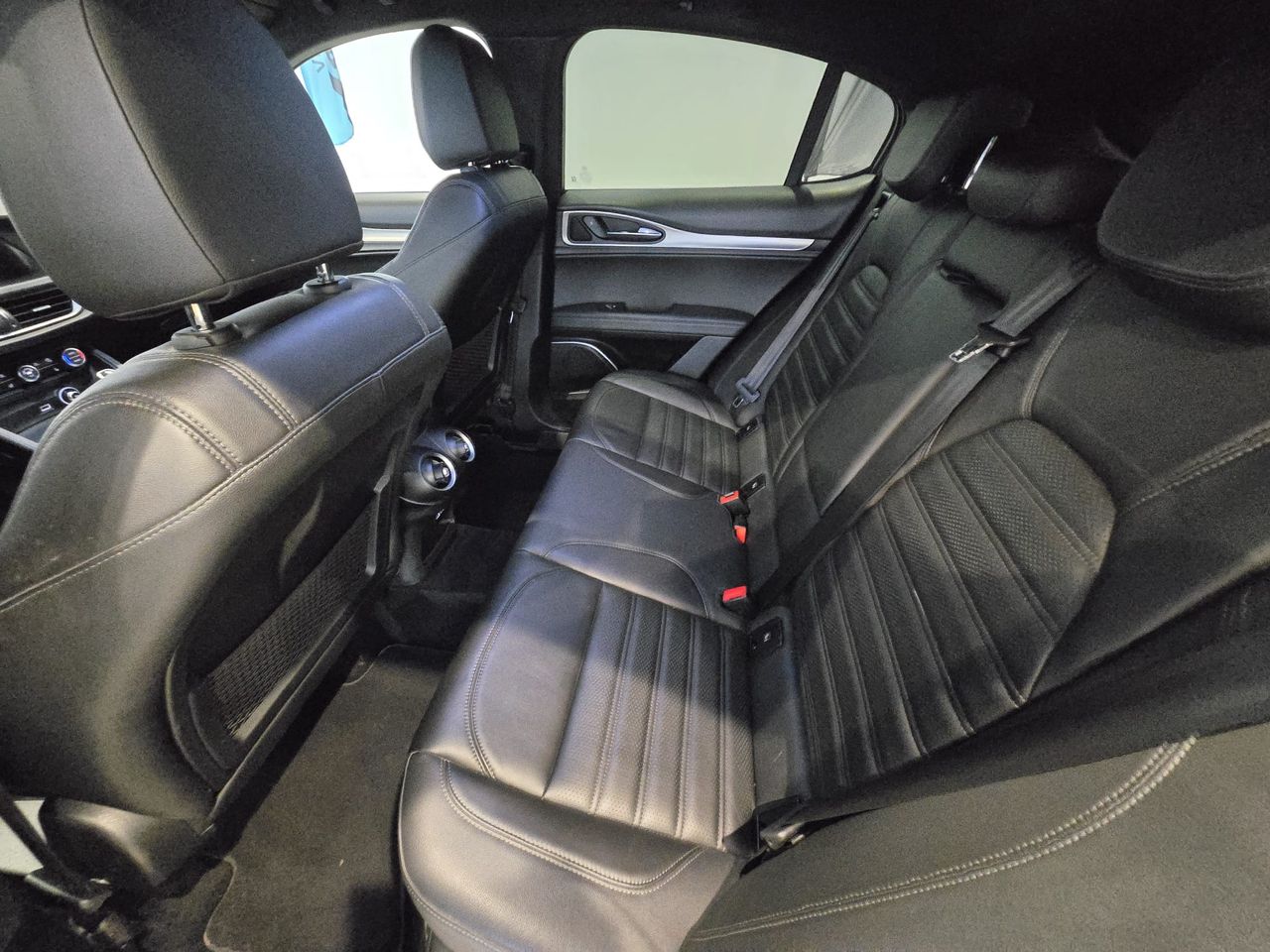 Alfa Romeo Stelvio 2.2 Diesel 154 kW (210 CV) Veloce Q4 - Foto 11