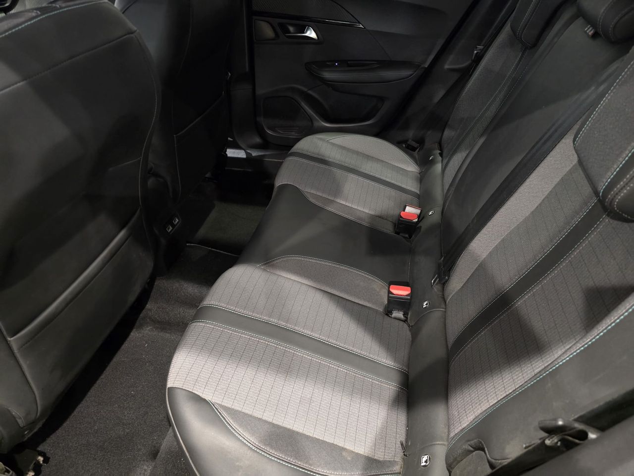 Peugeot 2008 Allure Pack BlueHDi 110 - Foto 13