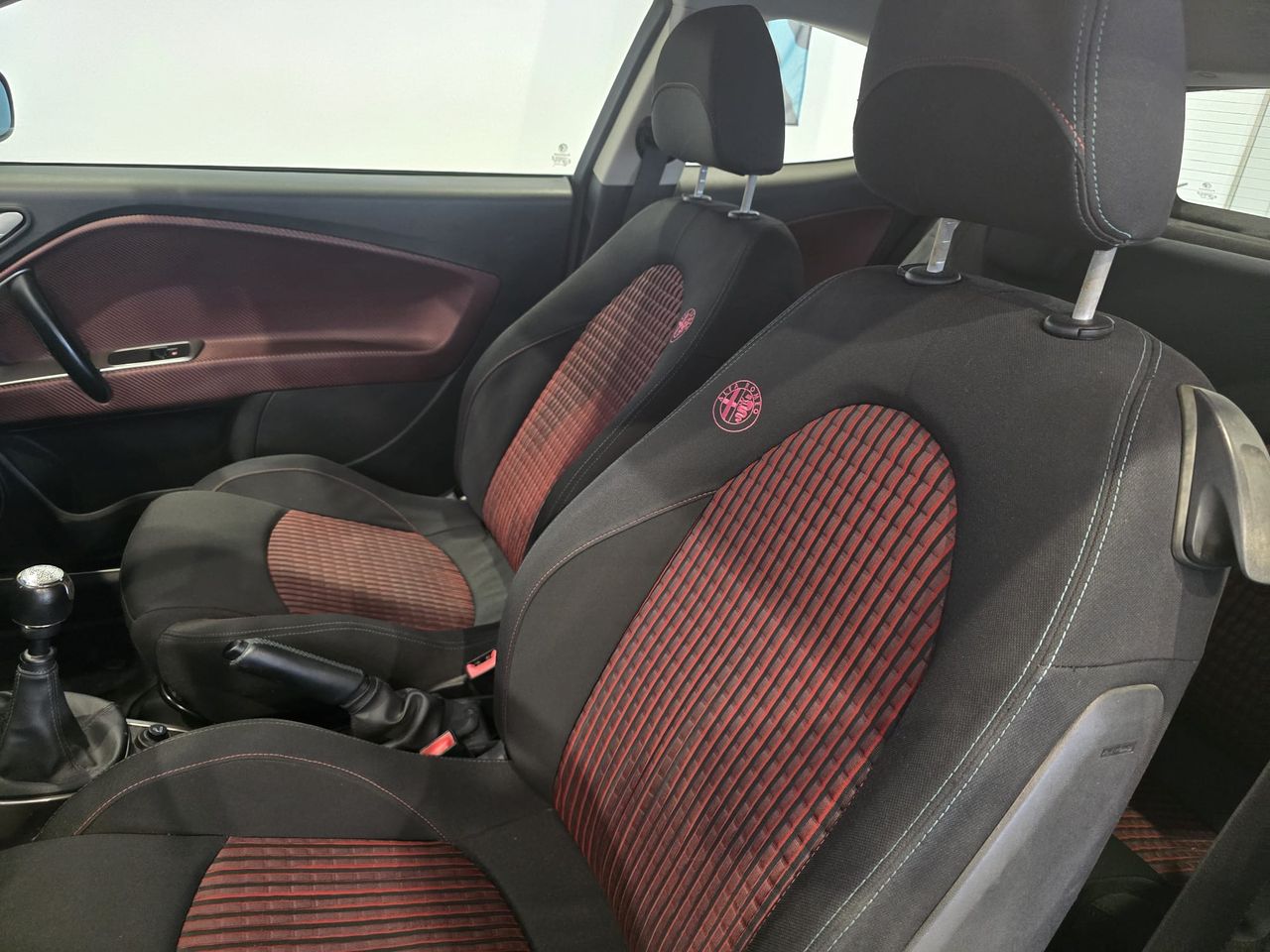 Alfa Romeo Mito MiTo 1.6 JTDm 120 CV Distinctive - Foto 9