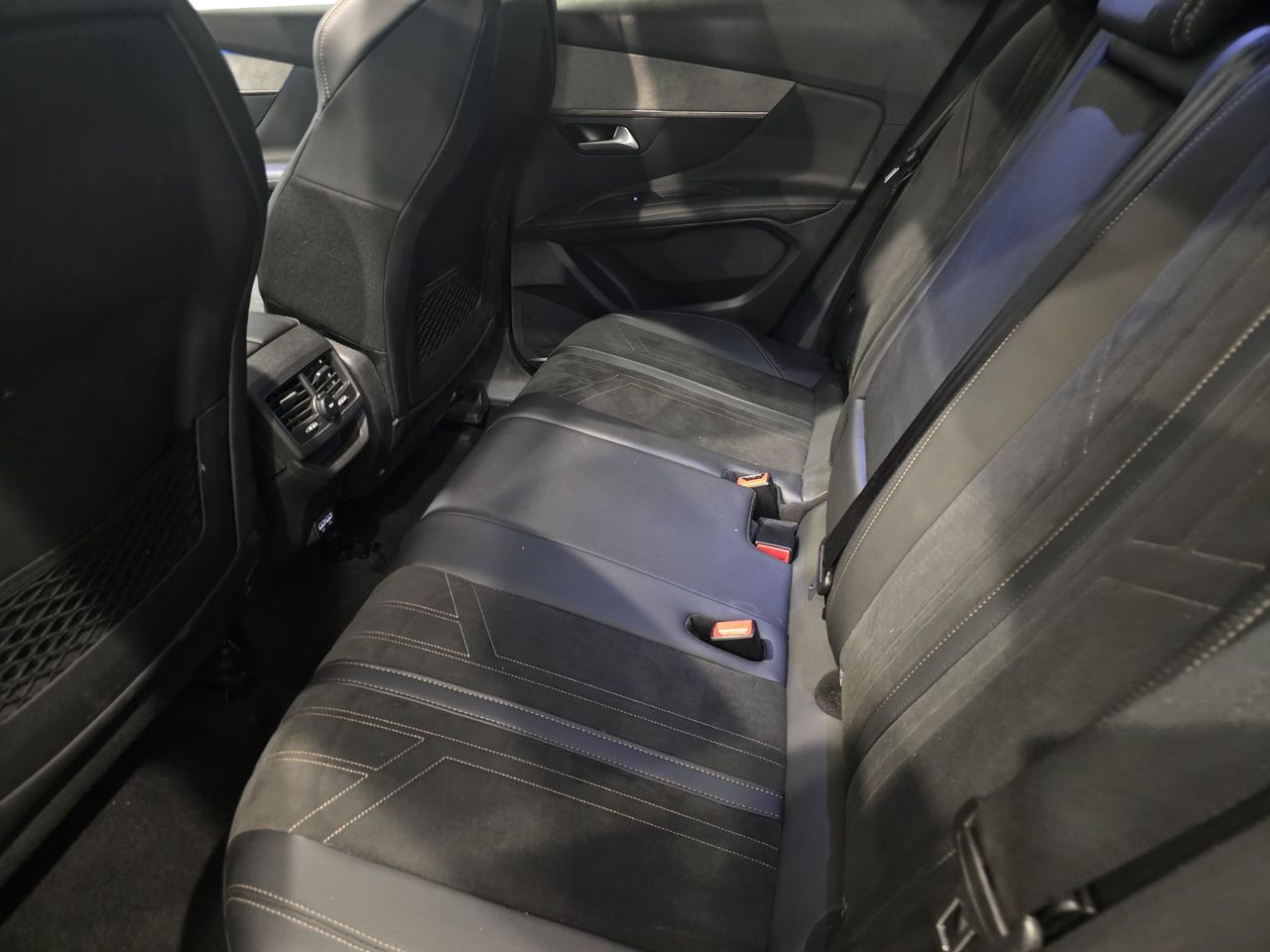 Peugeot 3008 Hybrid 3008 GT BlueHDi 130 S&S EAT8 - Foto 14