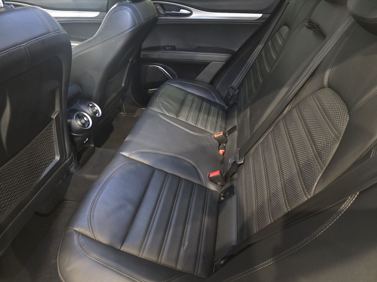 Alfa Romeo Stelvio 2.2 Diesel 154 kW (210 CV) Veloce Q4 - Foto 11