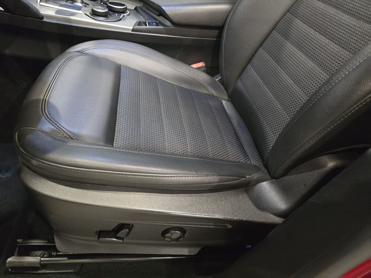 Alfa Romeo Stelvio Executive 2.2 Diesel 140 kW (190 CV) AT8 RWD - Foto 17