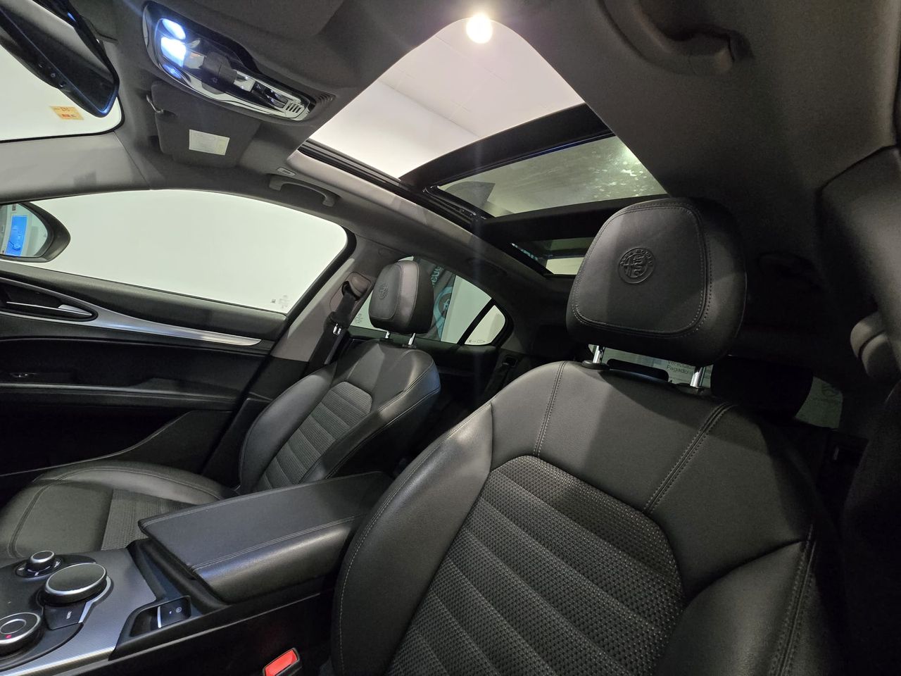 Alfa Romeo Stelvio Executive 2.2 Diesel 140 kW (190 CV) AT8 RWD - Foto 12