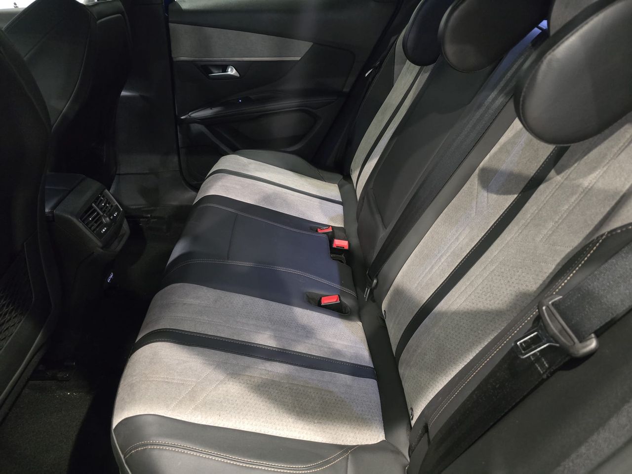 Peugeot 3008 Hybrid GT HYBRID 225 e-EAT8 - Foto 11