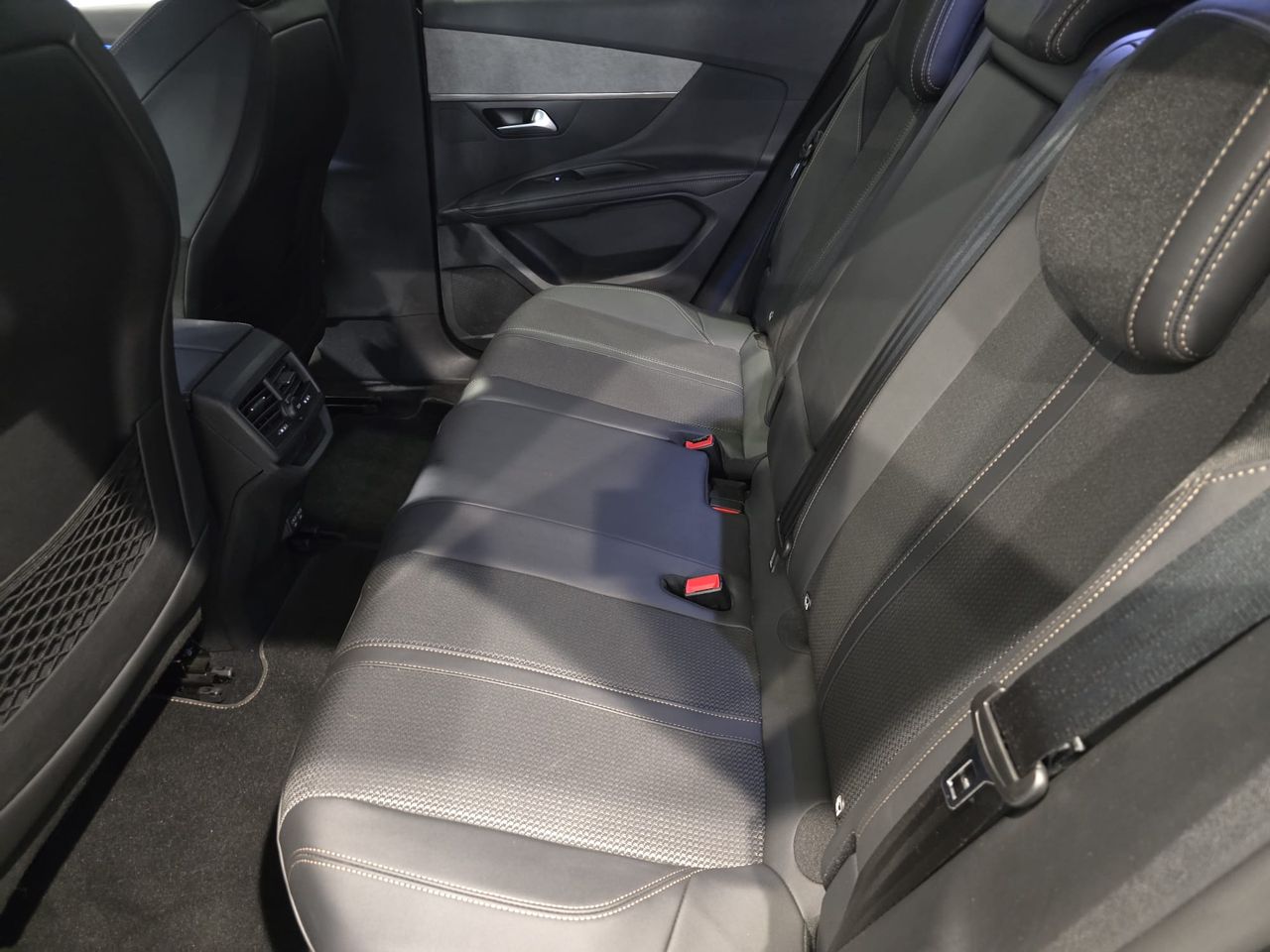 Peugeot 3008 GT PureTech 130 S&S EAT8 - Foto 11