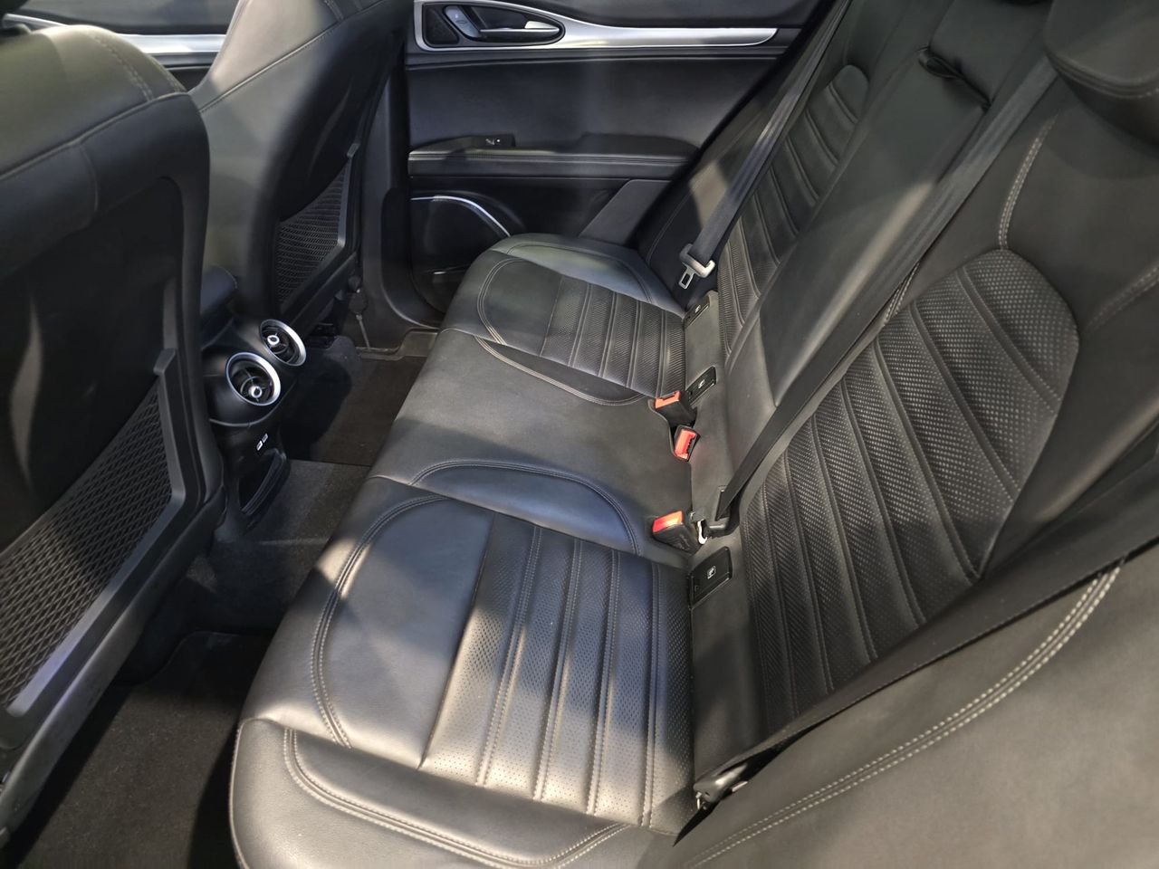 Alfa Romeo Stelvio 2.2 Diesel 154 kW (210 CV) Veloce Q4 - Foto 16