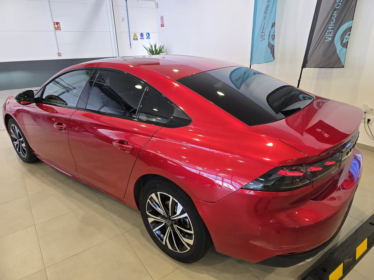 Peugeot 508 Allure BlueHDi 130 EAT8 - Foto 8