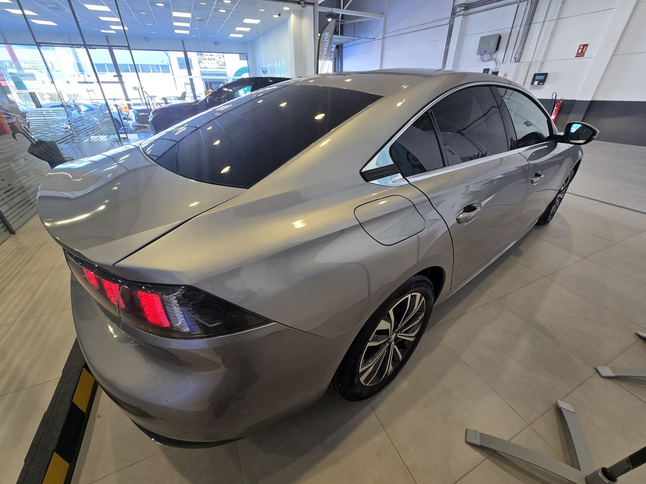 Peugeot 508 Allure Pack BlueHDi 130 S&S EAT8 - Foto 9