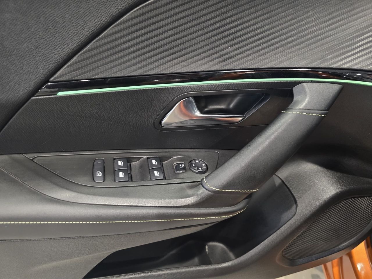 Peugeot 2008 GT PureTech 130 - Foto 14